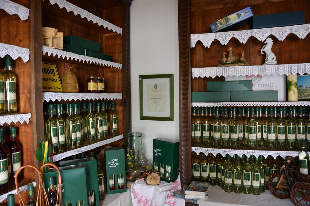 Weingut Seiner Vlg. Kraxner Villa Greisdorf Екстериор снимка