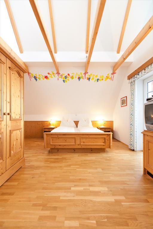 Weingut Seiner Vlg. Kraxner Villa Greisdorf Екстериор снимка