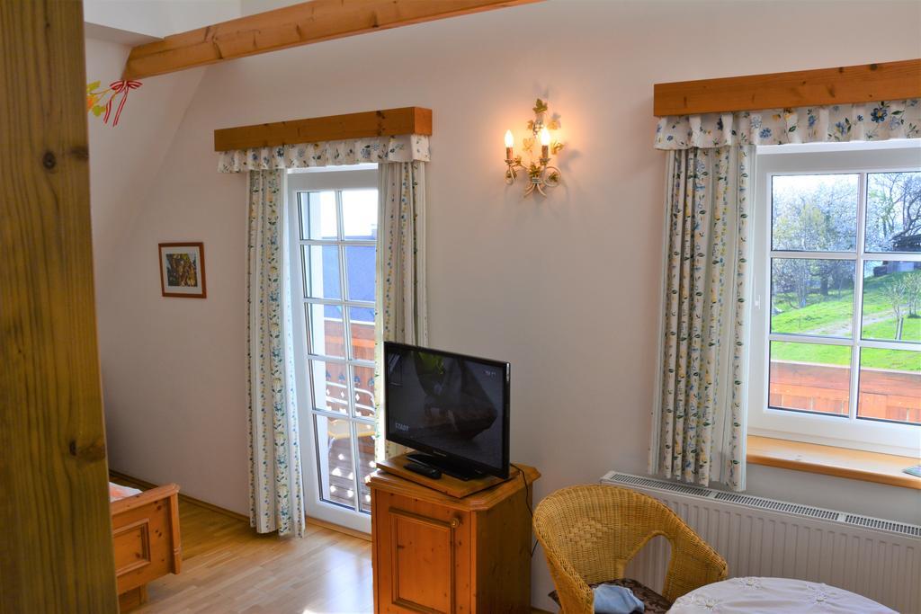 Weingut Seiner Vlg. Kraxner Villa Greisdorf Екстериор снимка